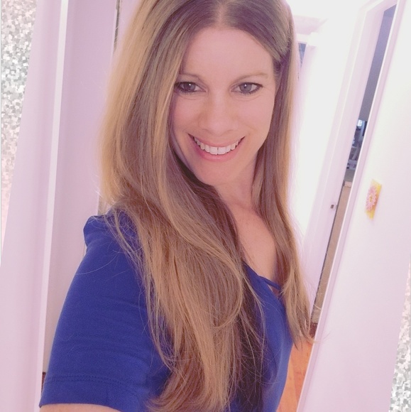 ✨️Meet your Posher, Tiffany✨️ - Picture 6 of 7